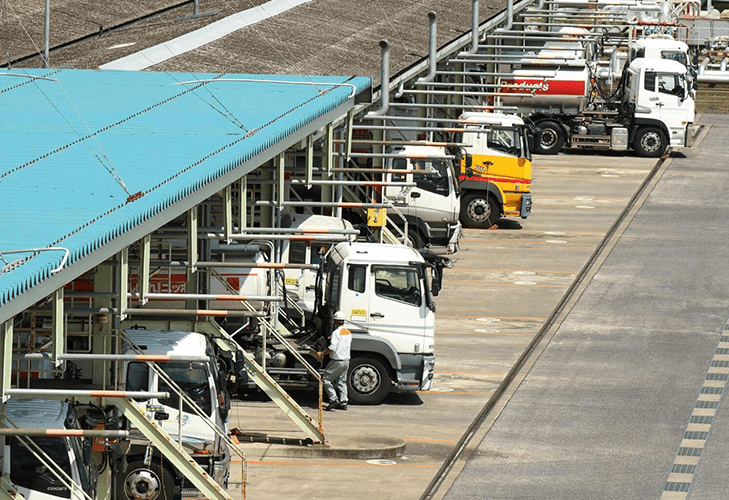 油槽所の出荷ラック